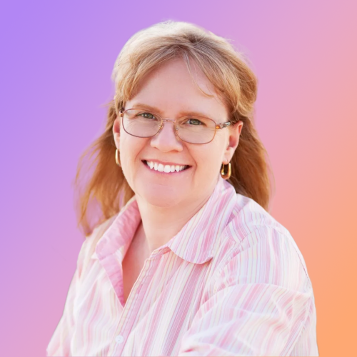 A picture of Tracy Lunquist on a light purple to orange gradient background